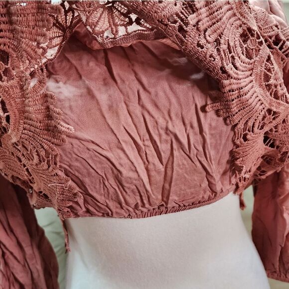 PACSUN L.A. Hearts Crochet Off Shoulder Crop Top Size Medium - Picture 4 of 14